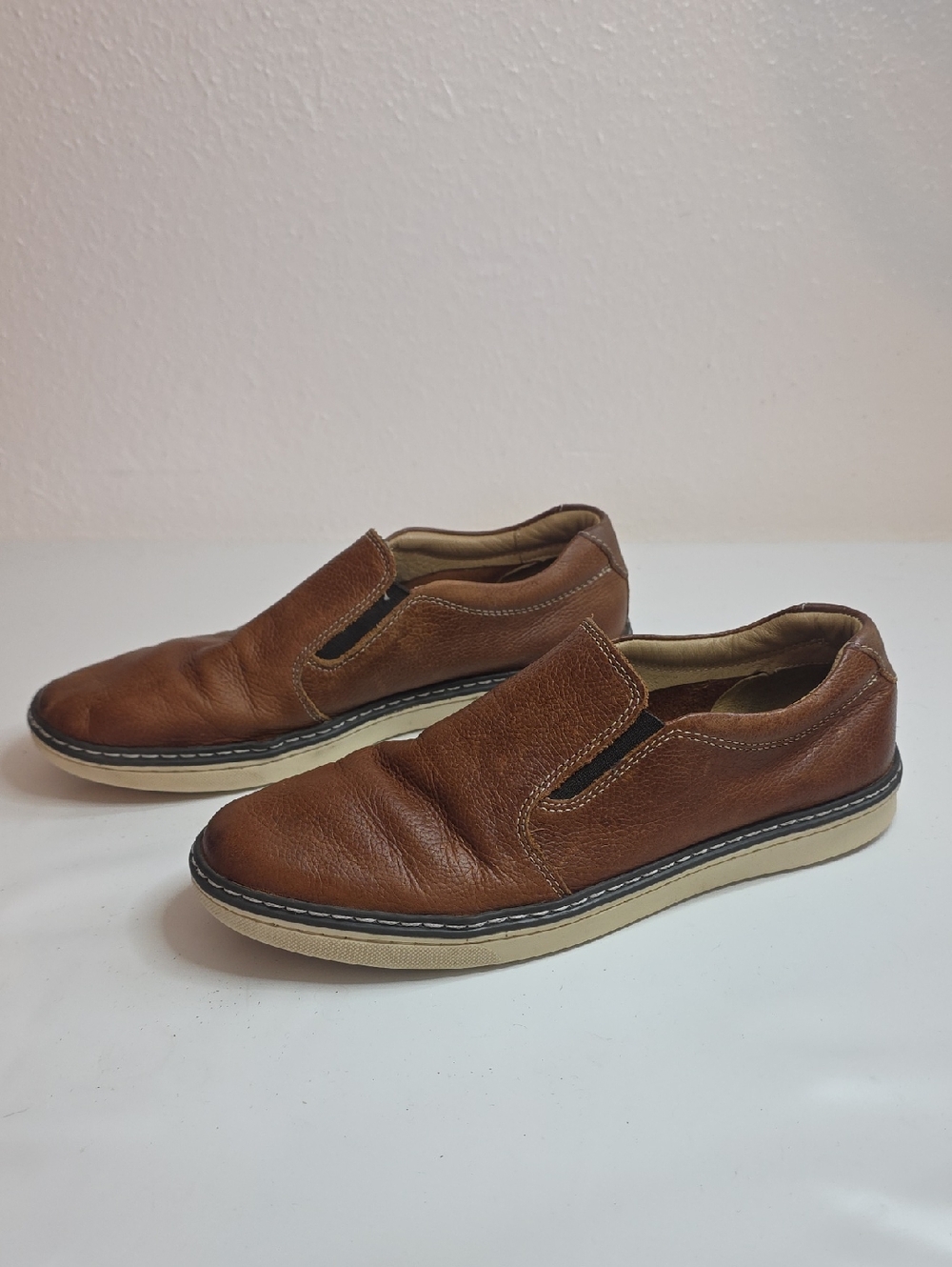 JOHNSTON & MURPHY MCGUFFEY LEATHER SLIP ON LOAFERS BOYS 6 / WOMENS 8.5 GUC